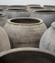 Load image into Gallery viewer, Louis Vintage Pottery