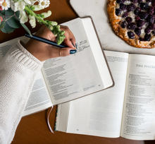 Load image into Gallery viewer, NLT Notetaking Bible- Marlo